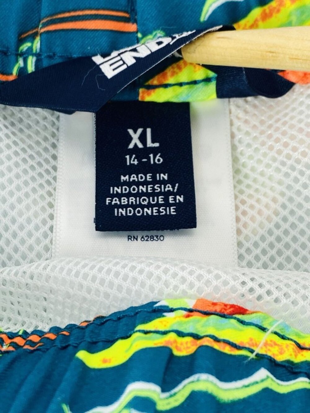 Boys Lands End Shark Print Swim Trunks XL (14-16) Elastic Waist Blue Multicolor - Picture 8 of 9